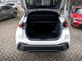 Toyota C-HR 1.8 Full Hybrid First Edition | Bi-Tone | Apple carplay | Stoel en Stuurverwarming | PDC | Navigatie | Adaptieve cruise | Achter thumbnail 12