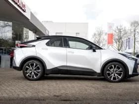 Toyota C-HR 1.8 Full Hybrid First Edition | Bi-Tone | Apple carplay | Stoel en Stuurverwarming | PDC | Navigatie | Adaptieve cruise | Achter thumbnail 13