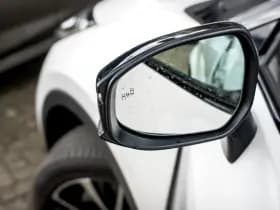 Toyota C-HR 1.8 Full Hybrid First Edition | Bi-Tone | Apple carplay | Stoel en Stuurverwarming | PDC | Navigatie | Adaptieve cruise | Achter thumbnail 21