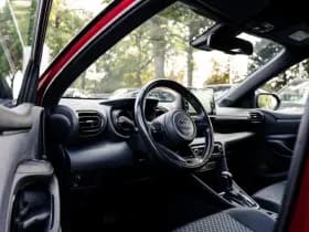 Toyota Yaris 1.5 Hybrid Style Bi-Tone | Climate control | Automaat | Adaptive cruise control | Achteruitrijcamera | 4 Seizoenen banden | 10 j thumbnail 2