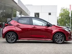 Toyota Yaris 1.5 Hybrid Style Bi-Tone | Climate control | Automaat | Adaptive cruise control | Achteruitrijcamera | 4 Seizoenen banden | 10 j thumbnail 13