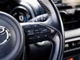 Toyota Yaris 1.5 Hybrid Style Bi-Tone | Climate control | Automaat | Adaptive cruise control | Achteruitrijcamera | 4 Seizoenen banden | 10 j thumbnail 15