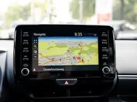 Toyota Yaris 1.5 Hybrid Style Bi-Tone | Climate control | Automaat | Adaptive cruise control | Achteruitrijcamera | 4 Seizoenen banden | 10 j thumbnail 20