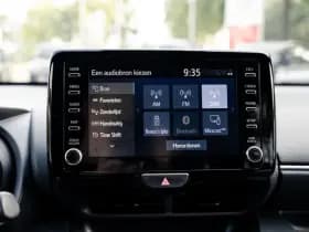 Toyota Yaris 1.5 Hybrid Style Bi-Tone | Climate control | Automaat | Adaptive cruise control | Achteruitrijcamera | 4 Seizoenen banden | 10 j thumbnail 24