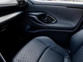 Toyota Yaris 1.5 Hybrid Style Bi-Tone | Climate control | Automaat | Adaptive cruise control | Achteruitrijcamera | 4 Seizoenen banden | 10 j thumbnail 29