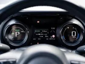 Toyota Yaris 1.5 Hybrid Style Bi-Tone | Climate control | Automaat | Adaptive cruise control | Achteruitrijcamera | 4 Seizoenen banden | 10 j thumbnail 7