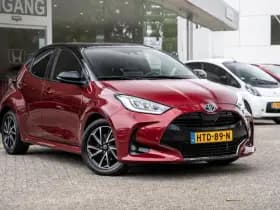 Toyota Yaris 1.5 Hybrid Style Bi-Tone | Climate control | Automaat | Adaptive cruise control | Achteruitrijcamera | 4 Seizoenen banden | 10 j thumbnail 9