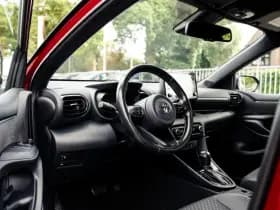 Toyota Yaris 1.5 Hybrid Style Bi-Tone | Climate control | Automaat | Adaptive cruise control | Achteruitrijcamera | 10 jaar garantie thumbnail 2