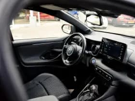 Toyota Yaris 1.5 Hybrid Style Bi-Tone | Climate control | Automaat | Adaptive cruise control | Achteruitrijcamera | 10 jaar garantie thumbnail 24