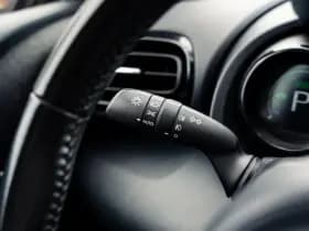 Toyota Yaris 1.5 Hybrid Style Bi-Tone | Climate control | Automaat | Adaptive cruise control | Achteruitrijcamera | 10 jaar garantie thumbnail 26