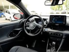 Toyota Yaris 1.5 Hybrid Style Bi-Tone | Climate control | Automaat | Adaptive cruise control | Achteruitrijcamera | 10 jaar garantie thumbnail 32