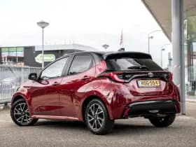 Toyota Yaris 1.5 Hybrid Style Bi-Tone | Climate control | Automaat | Adaptive cruise control | Achteruitrijcamera | 10 jaar garantie thumbnail 5