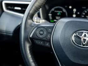 Toyota Corolla Cross 2.0 Full Hybrid Dynamic Automaat | Panoramadak | All Season banden | Adaptieve cruisecontrol | Stuurverwarming | Stoelverwarming thumbnail 15