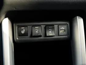 Toyota Corolla Cross 2.0 Full Hybrid Dynamic Automaat | Panoramadak | All Season banden | Adaptieve cruisecontrol | Stuurverwarming | Stoelverwarming thumbnail 18