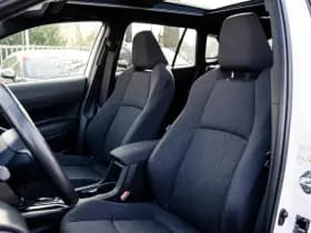 Toyota Corolla Cross 2.0 Full Hybrid Dynamic Automaat | Panoramadak | All Season banden | Adaptieve cruisecontrol | Stuurverwarming | Stoelverwarming thumbnail 3