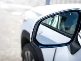 Toyota Corolla Cross 2.0 Full Hybrid Dynamic Automaat | Panoramadak | All Season banden | Adaptieve cruisecontrol | Stuurverwarming | Stoelverwarming thumbnail 21