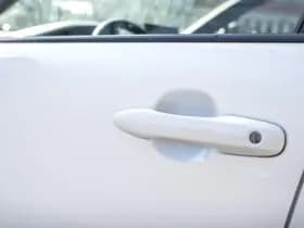 Toyota Corolla Cross 2.0 Full Hybrid Dynamic Automaat | Panoramadak | All Season banden | Adaptieve cruisecontrol | Stuurverwarming | Stoelverwarming thumbnail 22