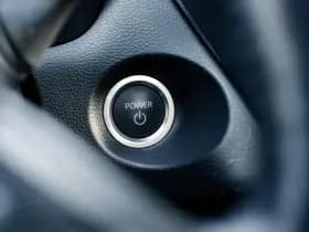 Toyota Corolla Cross 2.0 Full Hybrid Dynamic Automaat | Panoramadak | All Season banden | Adaptieve cruisecontrol | Stuurverwarming | Stoelverwarming thumbnail 30