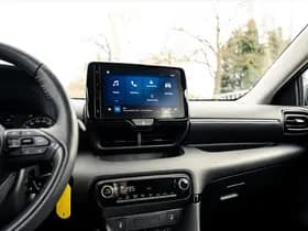 Toyota Yaris thumbnail 4