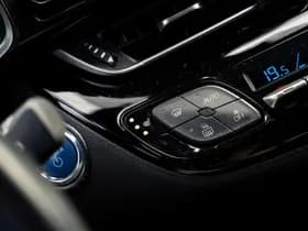 Toyota C-HR 1.8 Hybrid Advance Automaat | Adaptieve cruisecontrol | Dodehoek detectie | Achteruitrijcamera | Stoelverwarming | Parkeersensor thumbnail 19