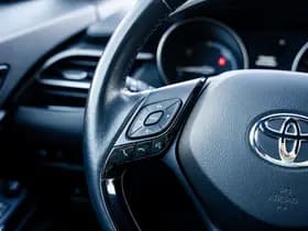 Toyota C-HR thumbnail 14
