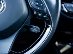 Toyota C-HR thumbnail 16