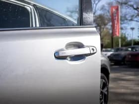 Toyota C-HR thumbnail 19