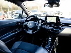 Toyota C-HR thumbnail 32