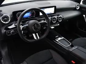 Mercedes-Benz A-Klasse 180 AMG Line thumbnail 7