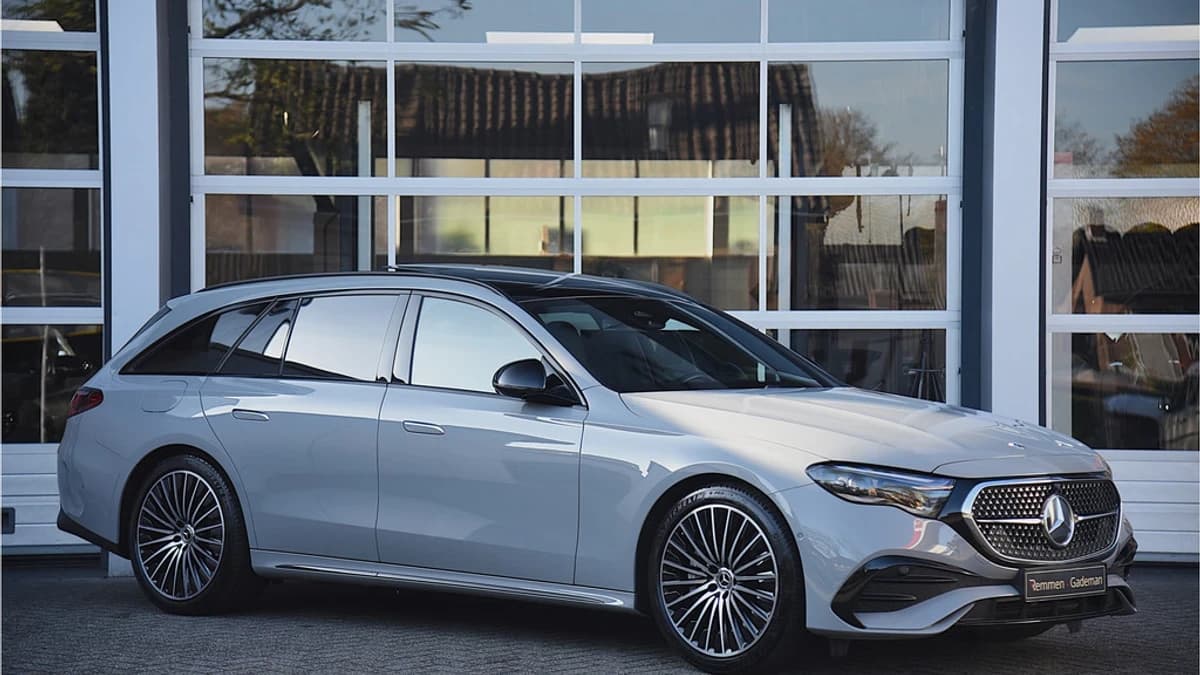 Mercedes-Benz E-Klasse Estate 300 e AMG Line — foto 1