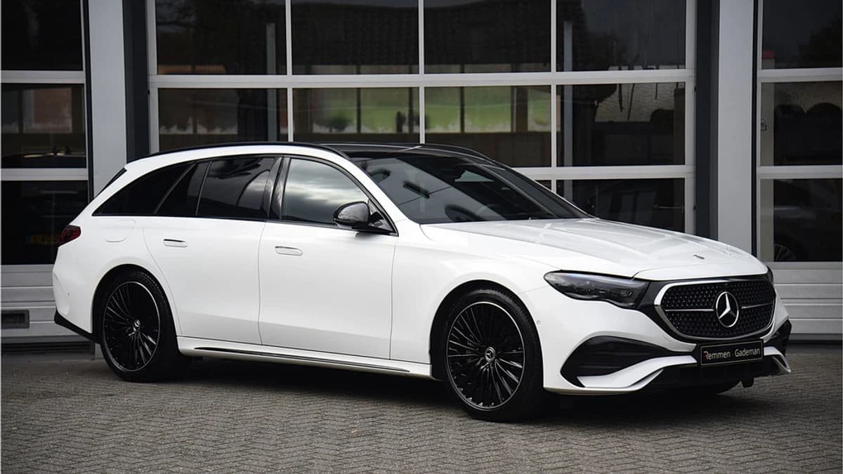 Mercedes-Benz E-Klasse Estate 300 e AMG Line — foto 1