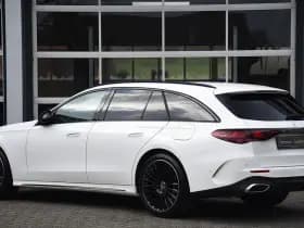 Mercedes-Benz E-Klasse Estate 300 e AMG Line thumbnail 3