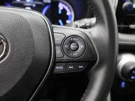 Toyota RAV4 2 5 hybrid dynamic camera adaptive thumbnail 16