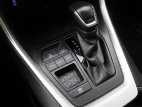 Toyota RAV4 2 5 hybrid dynamic camera adaptive thumbnail 19