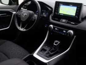 Toyota RAV4 2 5 hybrid dynamic camera adaptive thumbnail 3