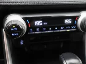 Toyota RAV4 2 5 hybrid dynamic camera adaptive thumbnail 21