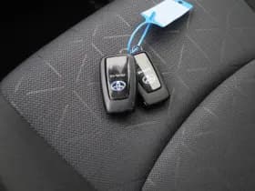 Toyota RAV4 2 5 hybrid dynamic camera adaptive thumbnail 27