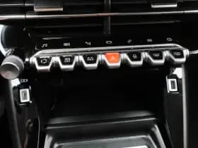 Peugeot 2008 1 2 puretech 130 pk automaat allure camera virtual thumbnail 14