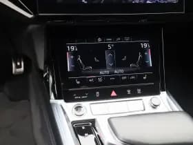 Audi Q8 sportback e tron 50 quattro s edition 95 kwh 360 sfeerverl luchtv keyless stoelverw thumbnail 16