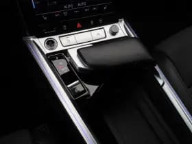 Audi Q8 sportback e tron 50 quattro s edition 95 kwh 360 sfeerverl luchtv keyless stoelverw thumbnail 27