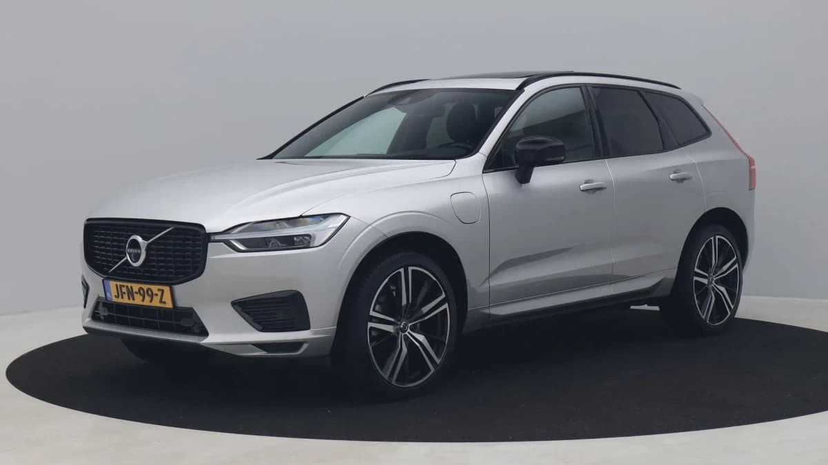 Volvo XC60 2 0 recharge t6 awd r design pano 360 hud h k adaptive memory stoel en stuurverw — foto 1