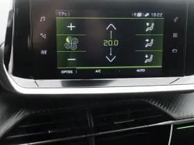 Peugeot 208 1 2 puretech 100 pk automaat gt line camera carplay thumbnail 17