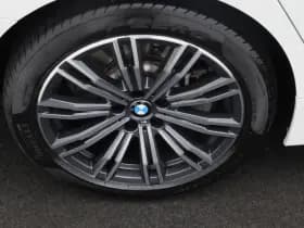 BMW 3-serie serie 320e m sport pano camera memory stoelverwarming trekhaak thumbnail 27