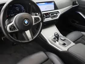 BMW 3-serie serie 320e m sport pano camera memory stoelverwarming trekhaak thumbnail 10