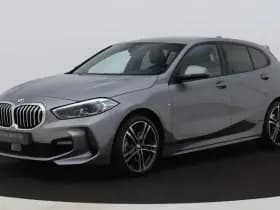 BMW 1-serie serie 118i m sport camera keyless stoel en stuurverw
