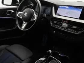 BMW 1-serie serie 118i m sport camera keyless stoel en stuurverw thumbnail 3