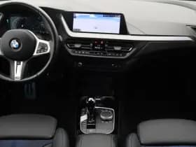 BMW 1-serie serie 118i m sport camera keyless stoel en stuurverw thumbnail 7