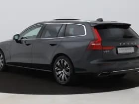 Volvo V60 2 0 t8 twin engine awd inscription pano camera adaptive keyless thumbnail 4
