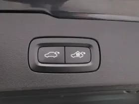 Volvo V60 2 0 t8 twin engine awd inscription pano camera adaptive keyless thumbnail 31