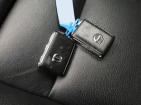 Volvo V60 2 0 t8 twin engine awd inscription pano camera adaptive keyless thumbnail 33